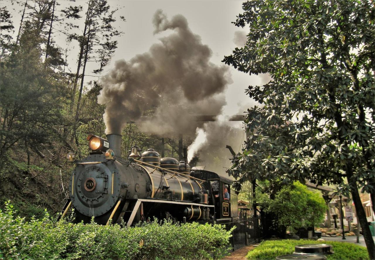 Suite Sensations, Hot Tub, Pool Table, 1089 Free Tickets Each Paid Day, Dollywood And More Pigeon Forge Luaran gambar