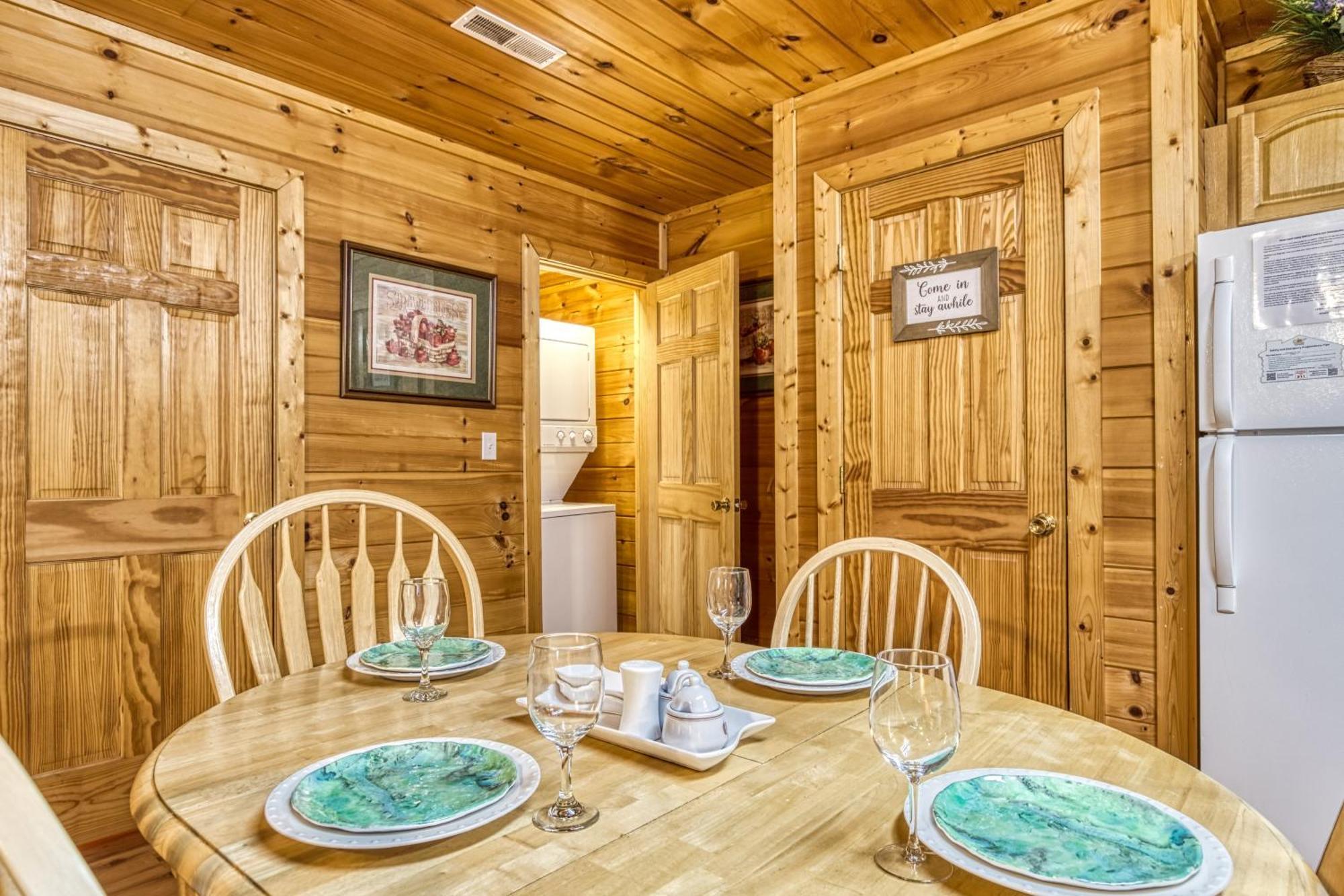Suite Sensations, Hot Tub, Pool Table, 1089 Free Tickets Each Paid Day, Dollywood And More Pigeon Forge Luaran gambar